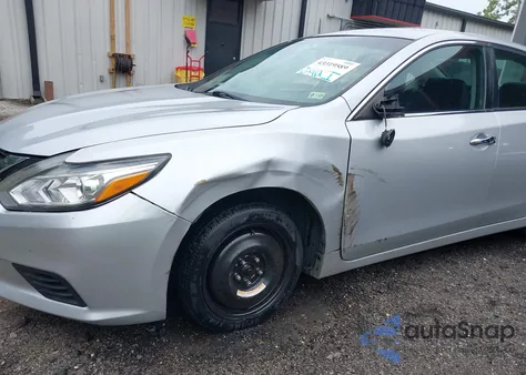 2016 Nissan Altima 2.5/2.5 S/2.5 Sl/2.5 Sr/2.5 Sv z USA, uszkodzony, nr VIN 1N4AL3AP5GN389097